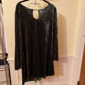 a.n.a. Velvet emerald green bell sleeve high low 70’s tunic dress